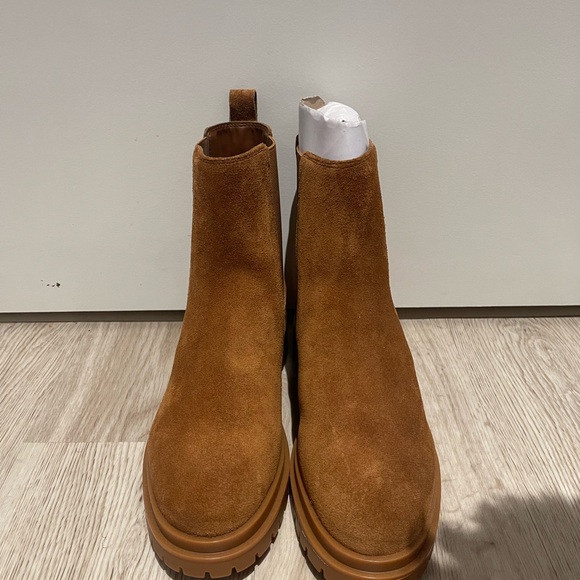 RALPH LAUREN
LAUREN SUEDE CORINNE CHELSEA BOOTIES - Picture 3 of 8